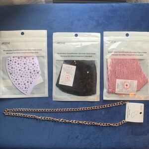 NWT Glam 4 Piece Mask Kit Lined